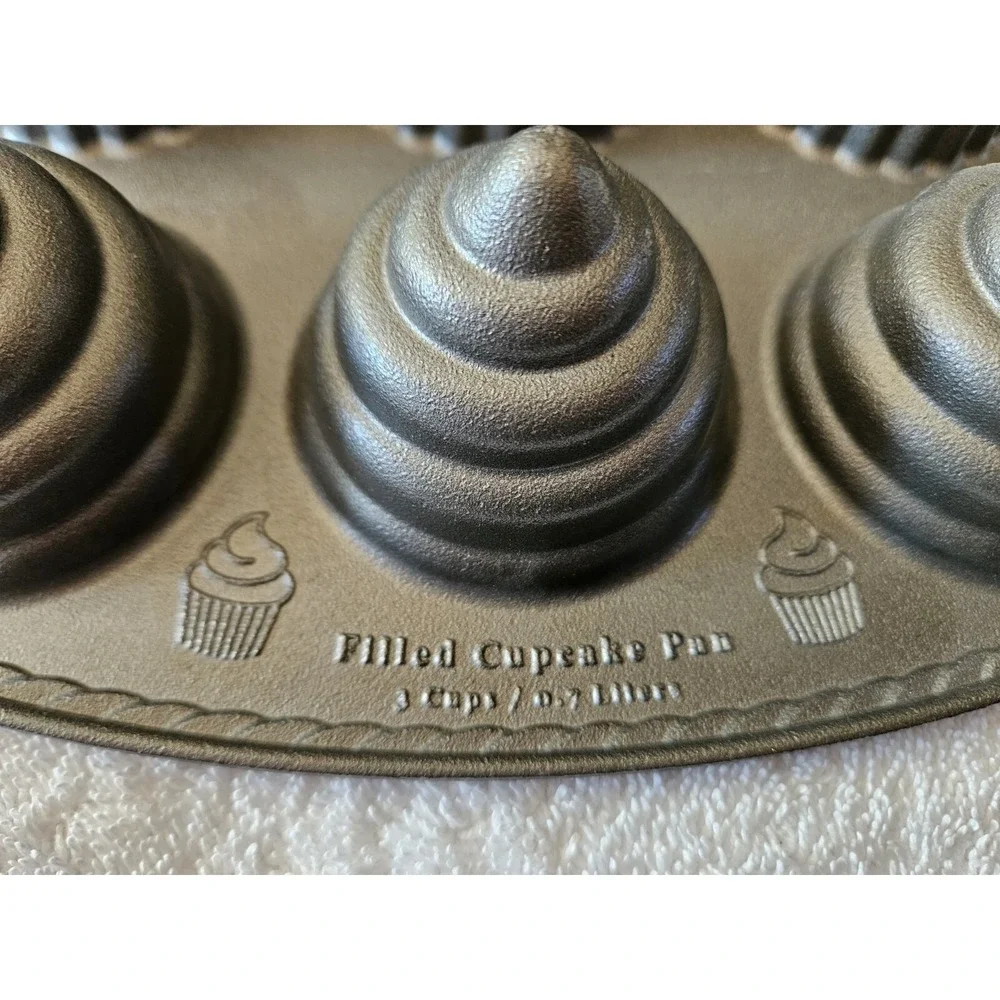 Nordic Ware Pro Cast Filled‎ Cupcake 3-Cup Collectible Cake Pan Mold EUC